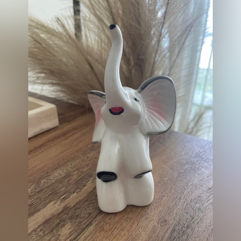 Urban Outfitters Elephant Ring Holder